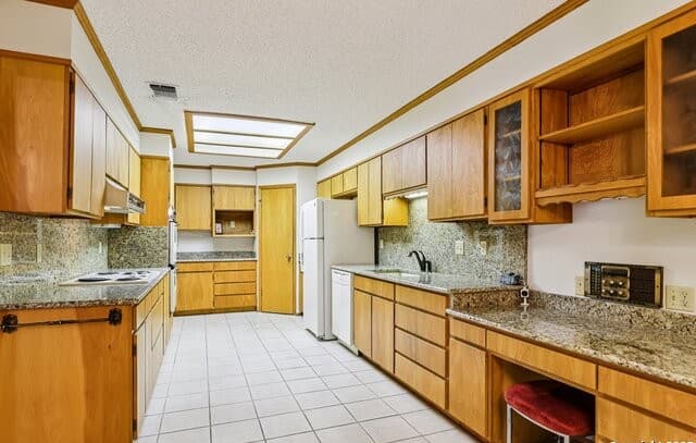 Home for sale at 5817 Winding Ridge in Windcrest, TX — photo 2