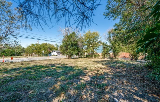 rental at 910 N Hackberry in San Antonio, TX — photo 5
