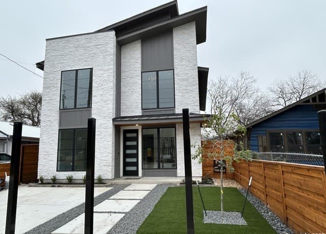 5-bedroom home for sale at 225 Madison in San Antonio TX