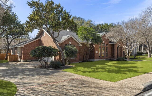4-bedroom rental at 1603 Hawks Ridge in San Antonio, TX — photo 2