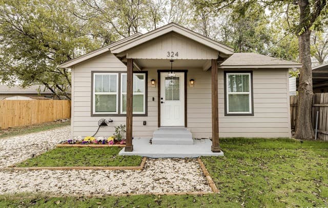 2-bedroom rental at 324 Overlook Rd in San Antonio, TX — photo 1