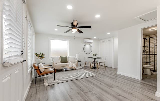 2-bedroom rental at 324 Overlook Rd in San Antonio, TX — photo 3