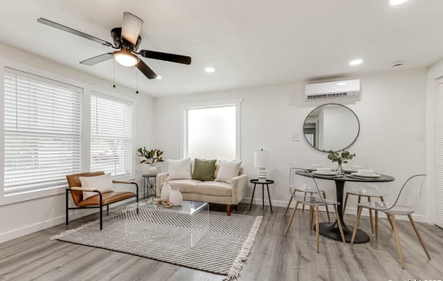 2-bedroom rental at 324 Overlook Rd in San Antonio, TX — photo 4