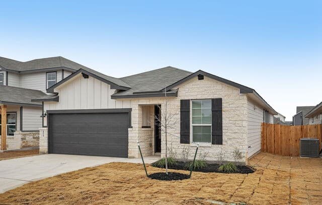 3-bedroom rental at 859 Shatterhand in San Antonio, TX — photo 3