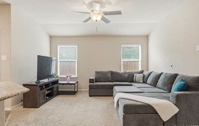 3-bedroom rental at 10430 Rhyder Ridge in San Antonio, TX — photo 4