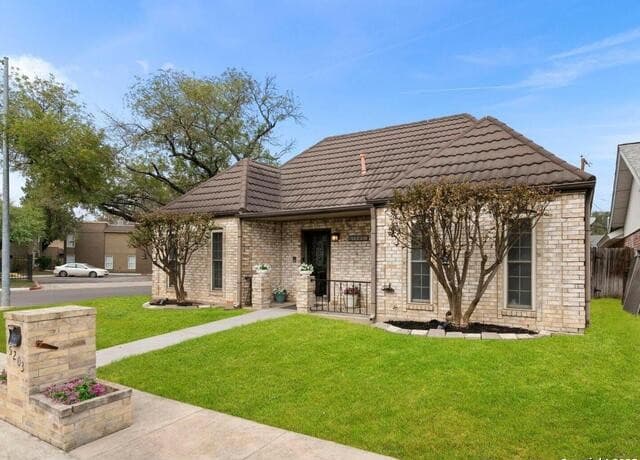 Home for sale at 5203 Metcalf in Windcrest, TX — photo 3