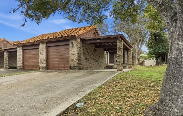2-bedroom rental at 139 Caleta Beach in San Antonio, TX — photo 2