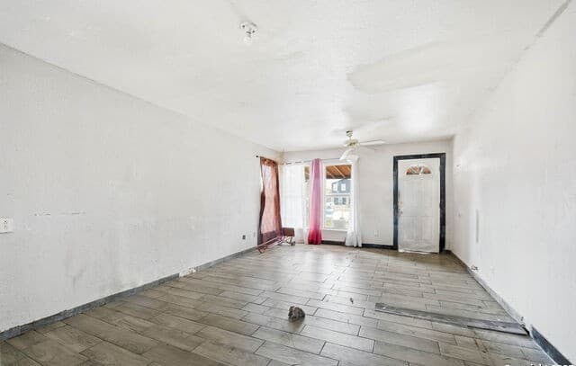 3-bedroom rental at 1119 N Gevers St in San Antonio, TX — photo 5
