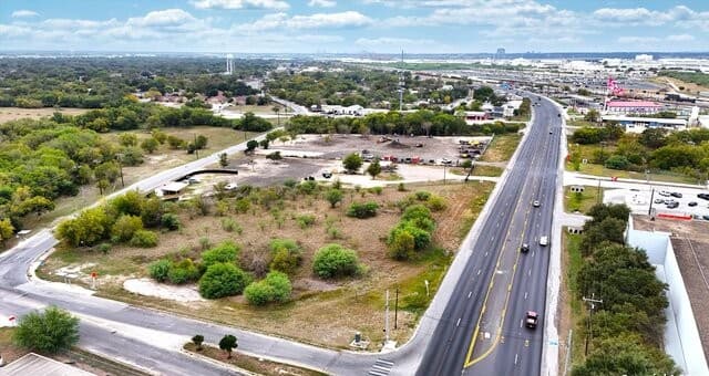 rental at 5760 Fm 78 in Kirby, TX — photo 4