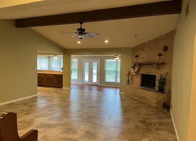 3-bedroom rental at 1216 Mockingbird in Pleasanton, TX — photo 5