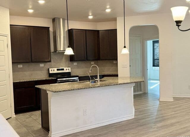 4-bedroom rental at 1002 Galapagos in San Antonio, TX — photo 2
