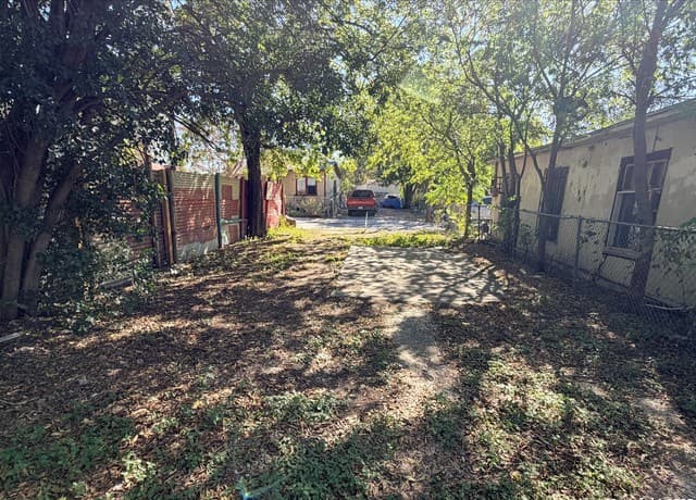 rental at 1327 Montezuma in San Antonio, TX — photo 1
