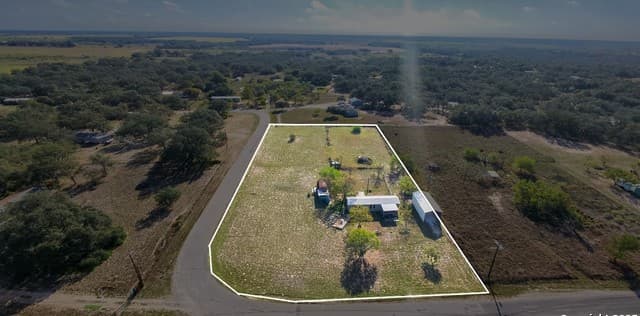 2-bedroom rental at 1440 Rendon in Poteet, TX — photo 2