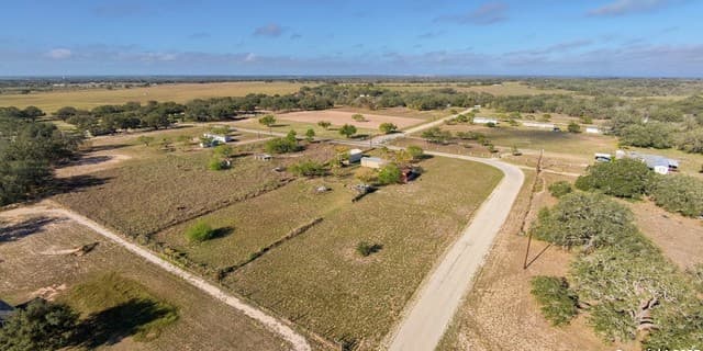 2-bedroom rental at 1440 Rendon in Poteet, TX — photo 3
