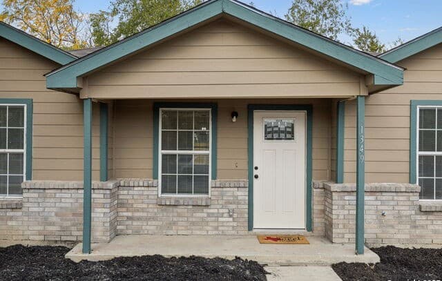 3-bedroom rental at 1349 Rivas St in San Antonio, TX — photo 5