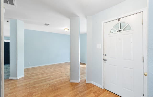4-bedroom rental at 15103 Kamary in San Antonio, TX — photo 4