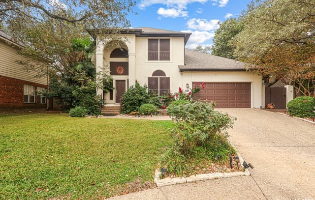4-bedroom rental at 15123 Mossoak Cove in San Antonio, TX — photo 3
