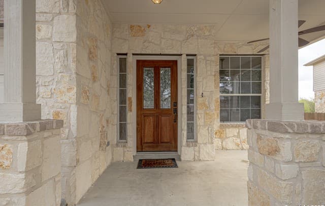 4-bedroom rental at 217 American Flag in Schertz, TX — photo 4