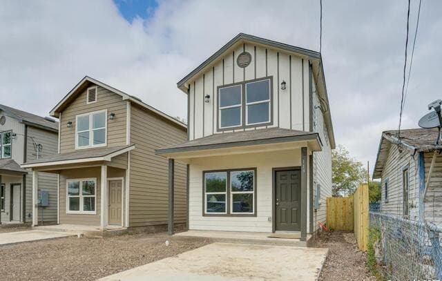 2-bedroom rental at 119 Lawton St in San Antonio, TX — photo 1