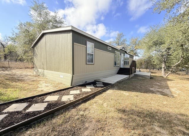 3-bedroom rental at 1316 Big Oak in San Antonio, TX — photo 2