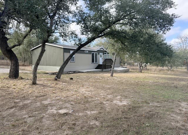 3-bedroom rental at 1316 Big Oak in San Antonio, TX — photo 3