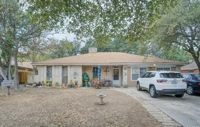 4-bedroom rental at 4519 Timberhill in San Antonio, TX — photo 2