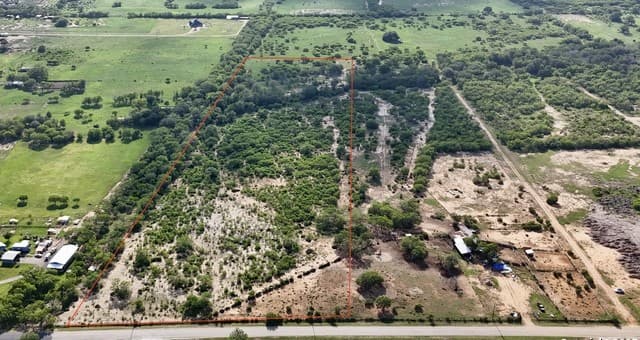 rental at 00 Pittman Rd in St.Hedwig, TX — photo 4