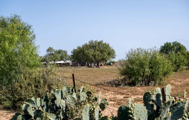 rental at 00 Pittman Rd in St.Hedwig, TX — photo 5
