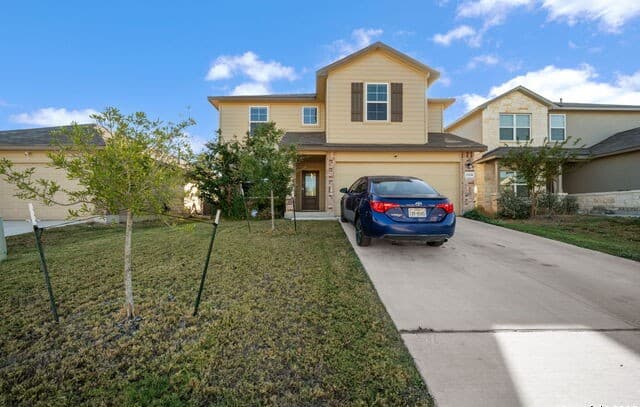 5-bedroom rental at 13550 Ailey Knll in San Antonio, TX — photo 1