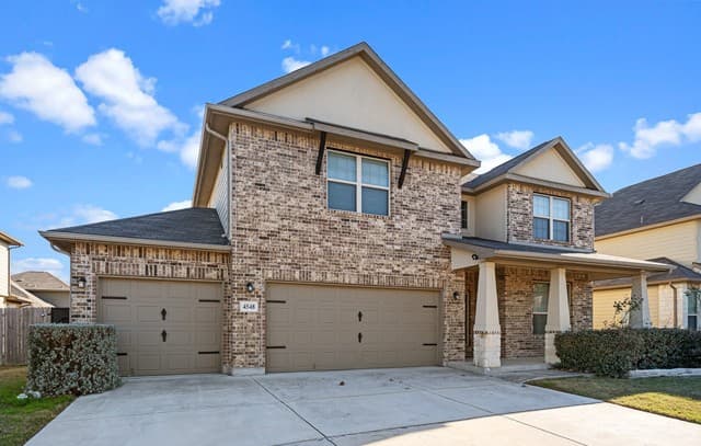5-bedroom rental at 4548 Meadow Green in Schertz, TX — photo 1