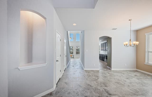 5-bedroom rental at 4548 Meadow Green in Schertz, TX — photo 3