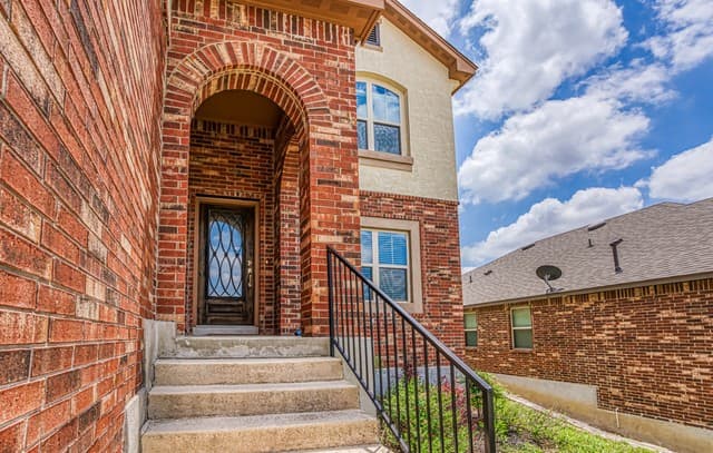 4-bedroom rental at 1438 Rock Dove in San Antonio, TX — photo 4