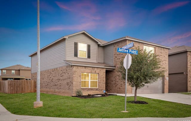 Home for sale at 15102 Jetfire in Von Ormy, TX — photo 3