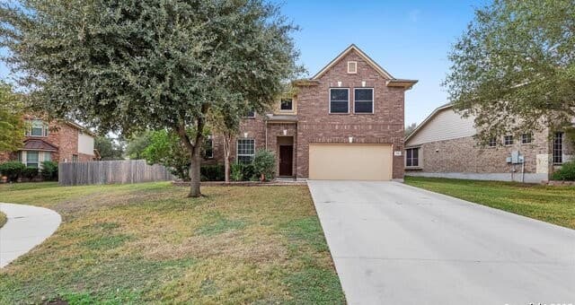 5-bedroom rental at 325 Golden Bear Dr in Cibolo, TX — photo 3