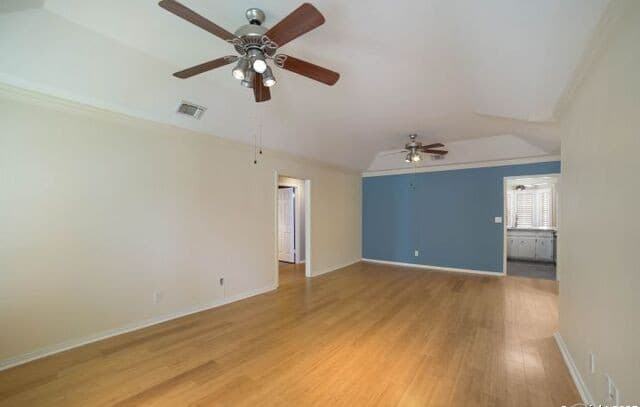 2-bedroom rental at 2611 Eisenhauer Rd Unit 1007 in San Antonio, TX — photo 4