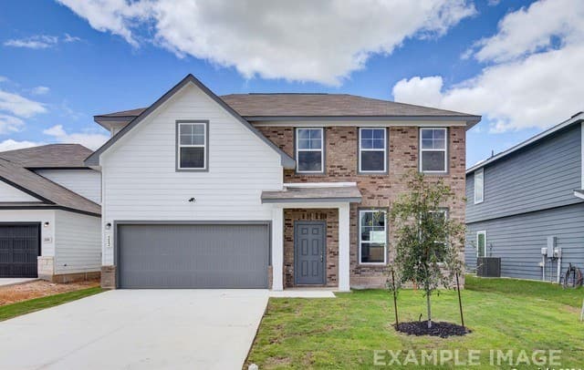 5-bedroom rental at 11411 Briceway Nite in San Antonio, TX — photo 1