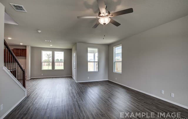 5-bedroom rental at 11411 Briceway Nite in San Antonio, TX — photo 2