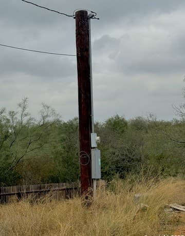 rental at 103 Oleander in Cotulla, TX — photo 4