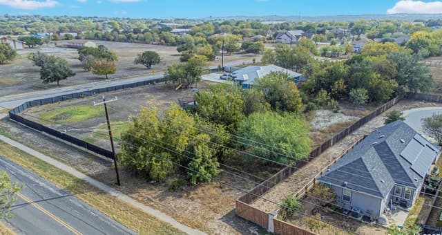 rental at 14830 Stahl Rd in San Antonio, TX — photo 2
