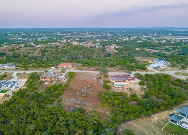 rental at 972 Mystic Pkwy in Spring Branch, TX — photo 3