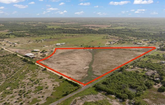 rental at 18434A Fm 471 in Natalia, TX — photo 1