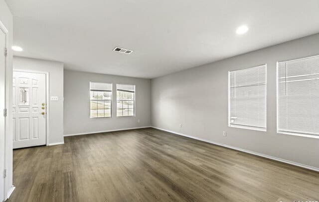 4-bedroom rental at 117 Willow Cove in Cibolo, TX — photo 5