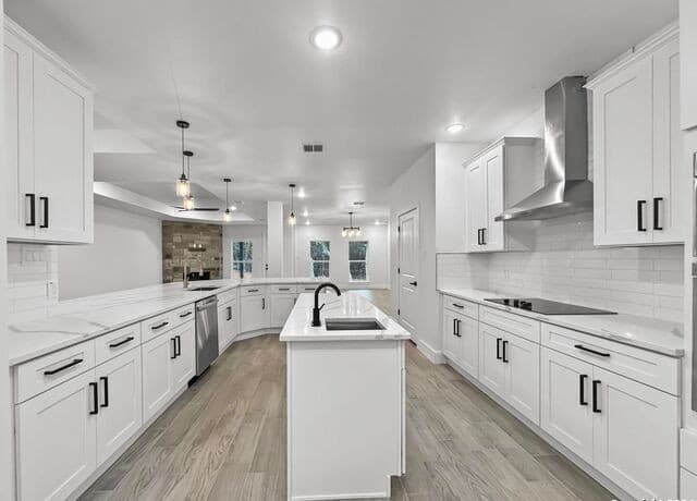 Home for sale at 111 S Jesse Stiff in Blanco, TX — photo 5