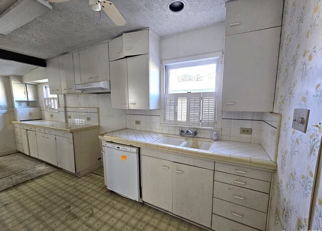 2-bedroom rental at 622 Sacramento in San Antonio, TX — photo 5
