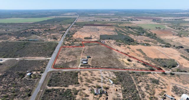 rental at 6286 Fm 2146 in Jourdanton, TX — photo 1