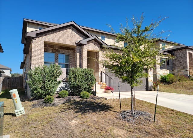 4-bedroom rental at 10219 Azealia Way in Boerne, TX — photo 3