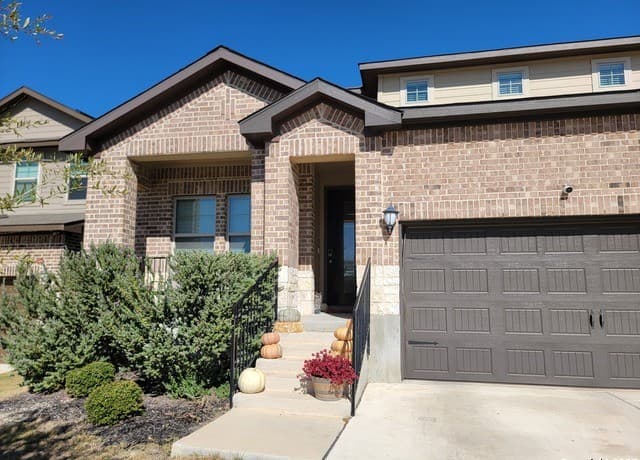 4-bedroom rental at 10219 Azealia Way in Boerne, TX — photo 4