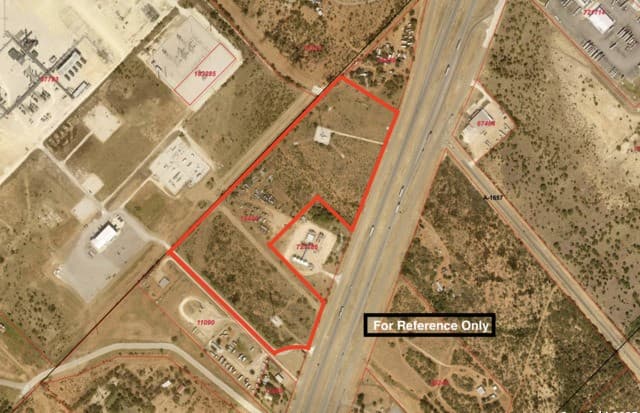 rental at 2438 Interstate 35 in Cotulla, TX — photo 1