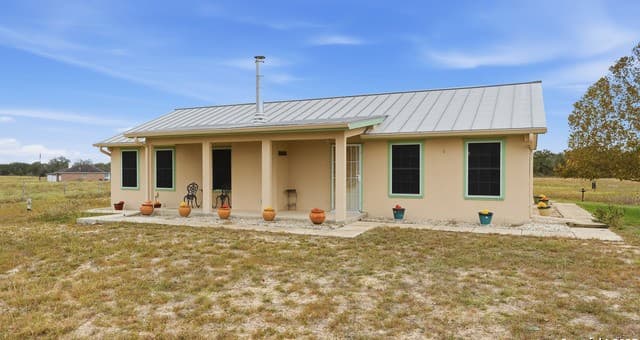 Home for sale at 142 Chaparral in Floresville, TX — photo 2