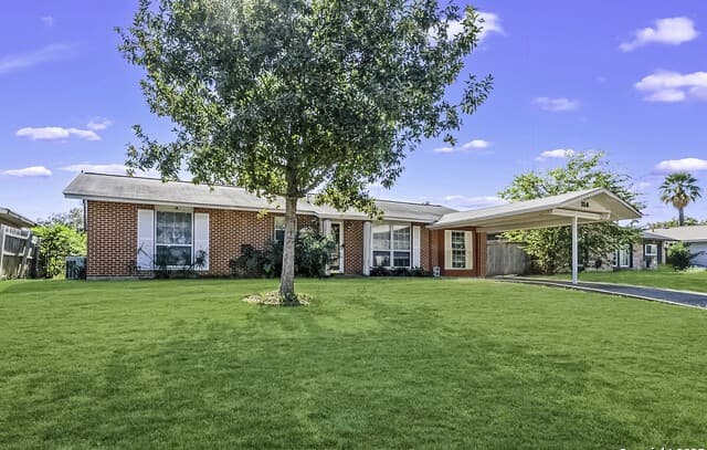 3-bedroom rental at 114 Goodhue in San Antonio, TX — photo 1